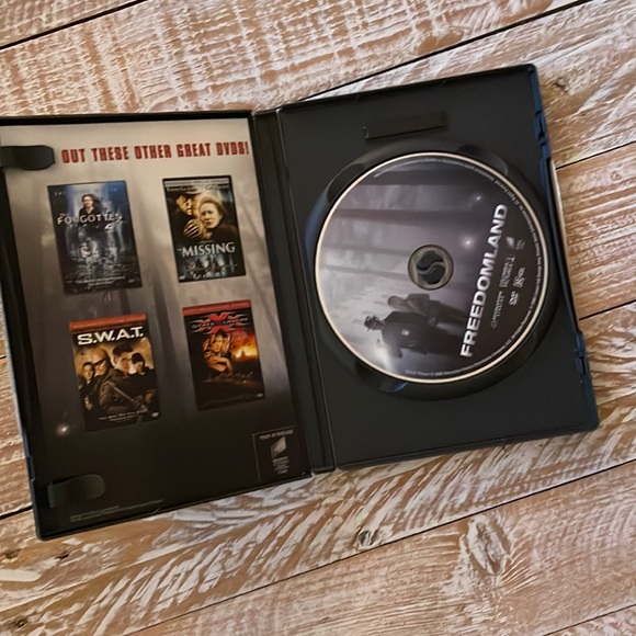 3/$15 u pick dvds📀or 1 for $9~ FREEDOMLAND - Picture 3 of 8